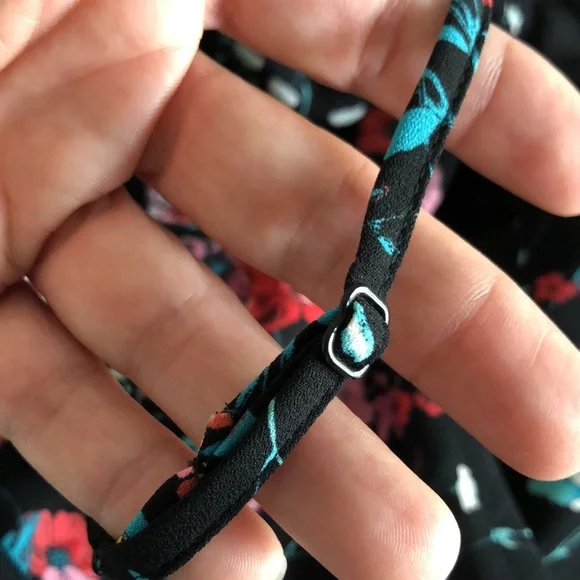 Worn once! - EXPRESS Floral Print Romper - Picture 5 of 11